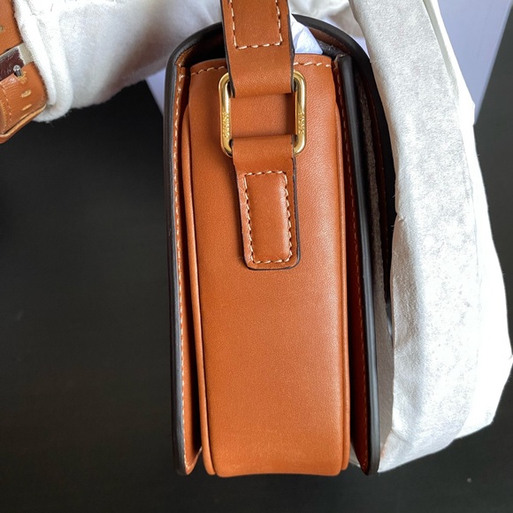 NIB Celine Teen Triomphe CrossbodyBag in Natural Tan Calfskin Leather - Picture 5 of 9